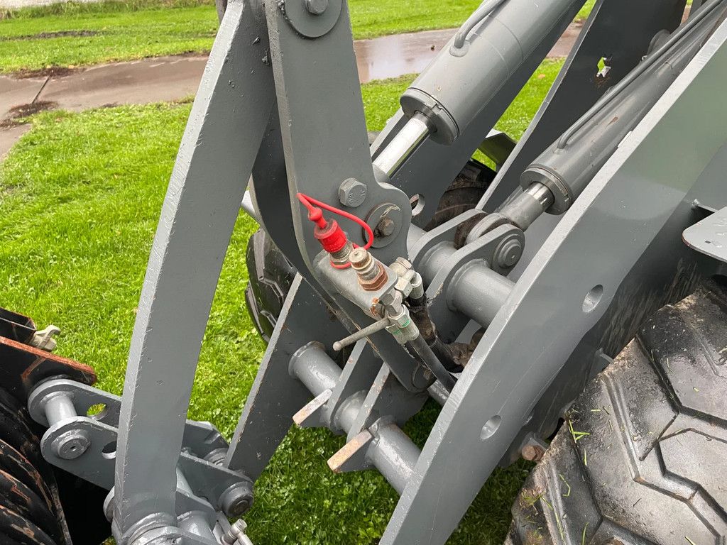 Giant 337T kniklader 33pk! Met kenteken