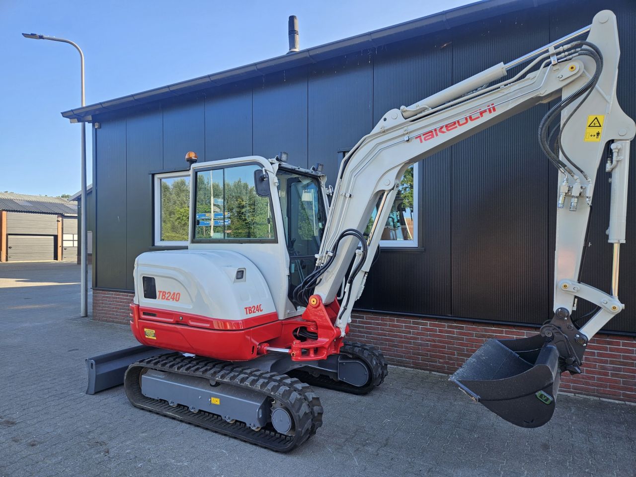 Takeuchi TB240 Stage V - 2500 uur- 2020
