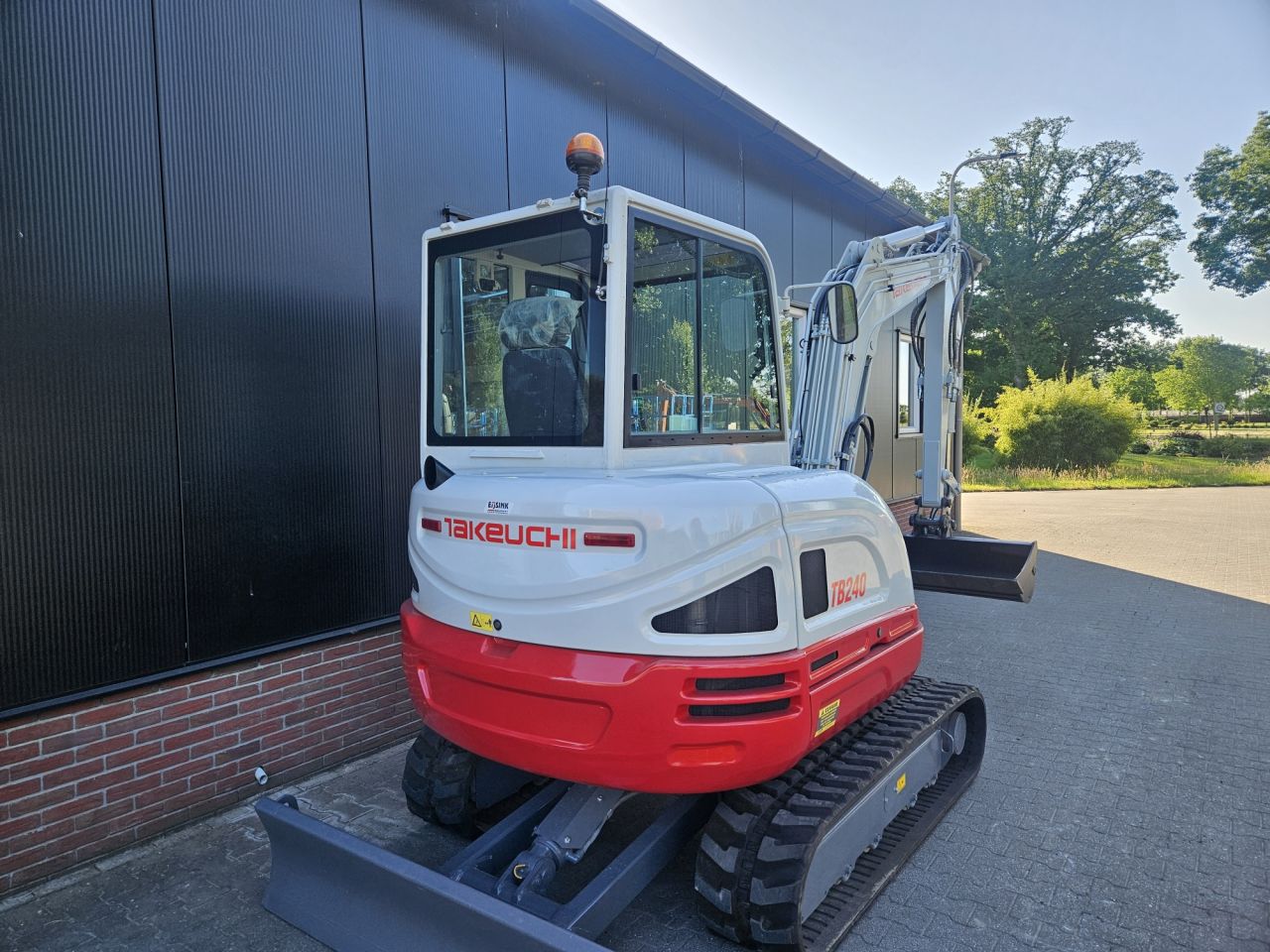 Takeuchi TB240 Stage V - 2500 uur- 2020