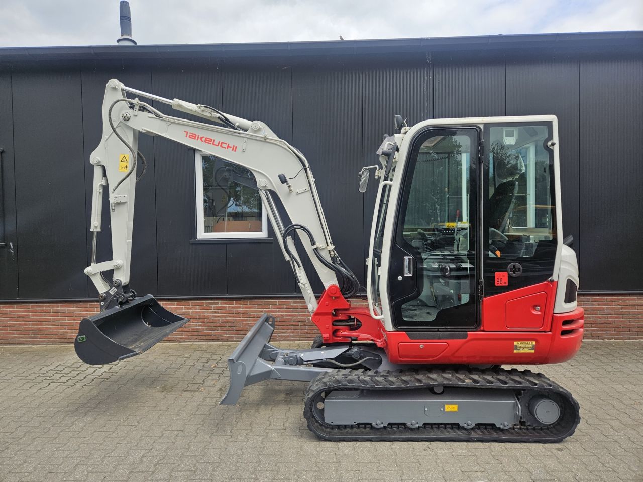 Takeuchi TB240 Stage V - 1800 uur - 2020