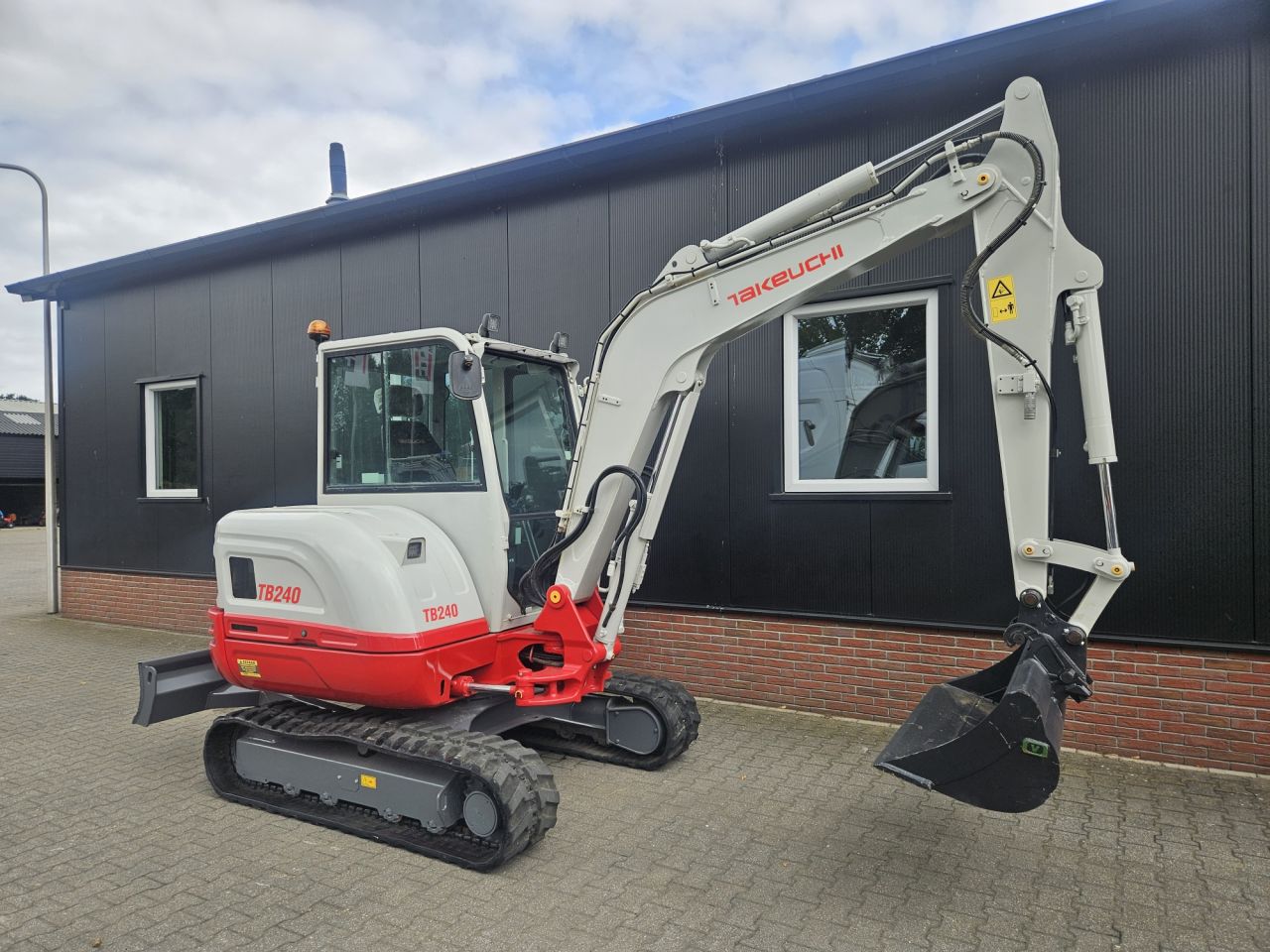 Takeuchi TB240 Stage V - 1800 uur - 2020