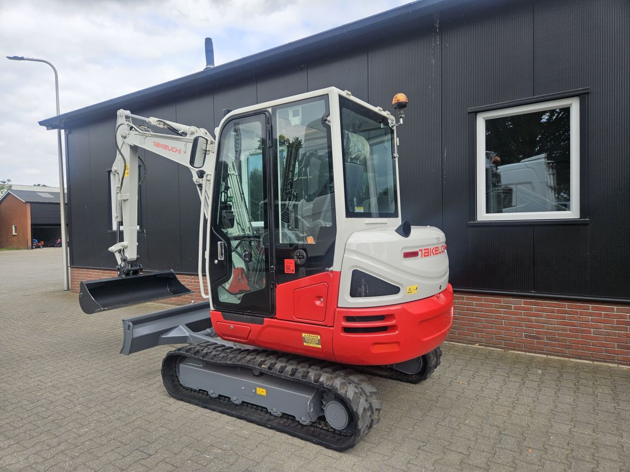 Takeuchi TB240 Stage V - 1800 uur - 2020