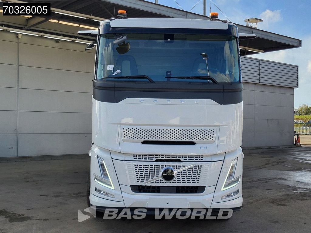 Volvo FH Aero 540 8X4 NEW! HYVA 30-62 S Heavy Durt Containersystem Lift+steering axle VEB+ Euro 6