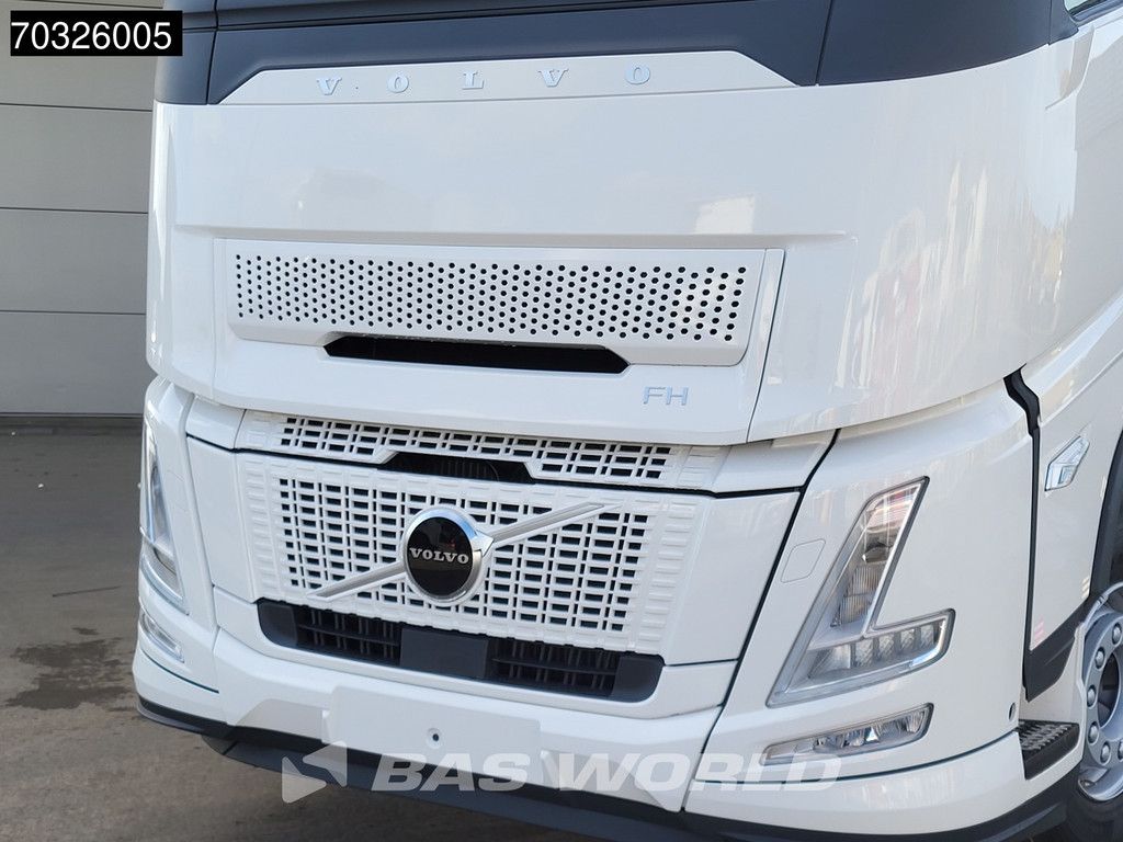 Volvo FH Aero 540 8X4 NEW! HYVA 30-62 S Heavy Durt Containersystem Lift+steering axle VEB+ Euro 6