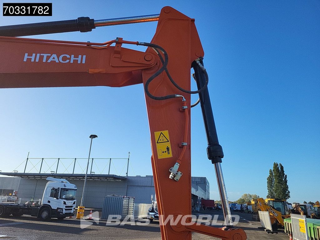 Hitachi ZX220 LC-5G