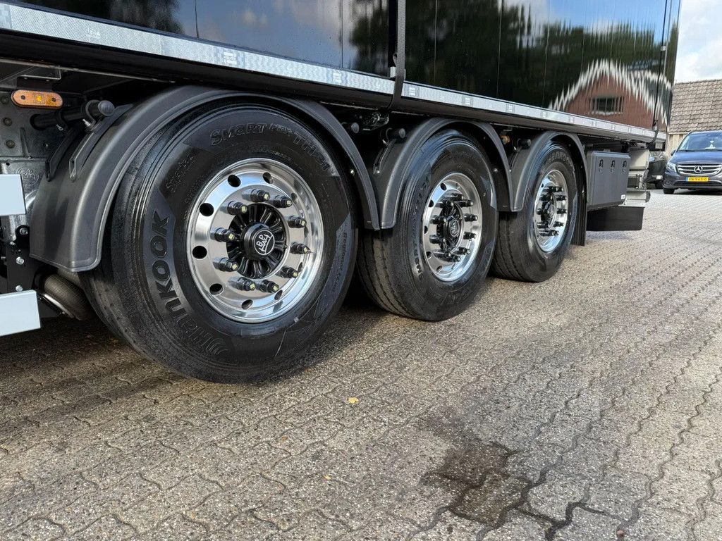 Kraker K-Force 92m3 NIEUW Zwart Liftas 10MM Vloer Aluminium velgen