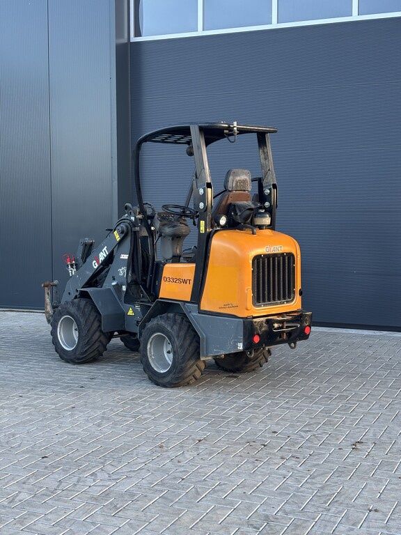 Giant D332SWT