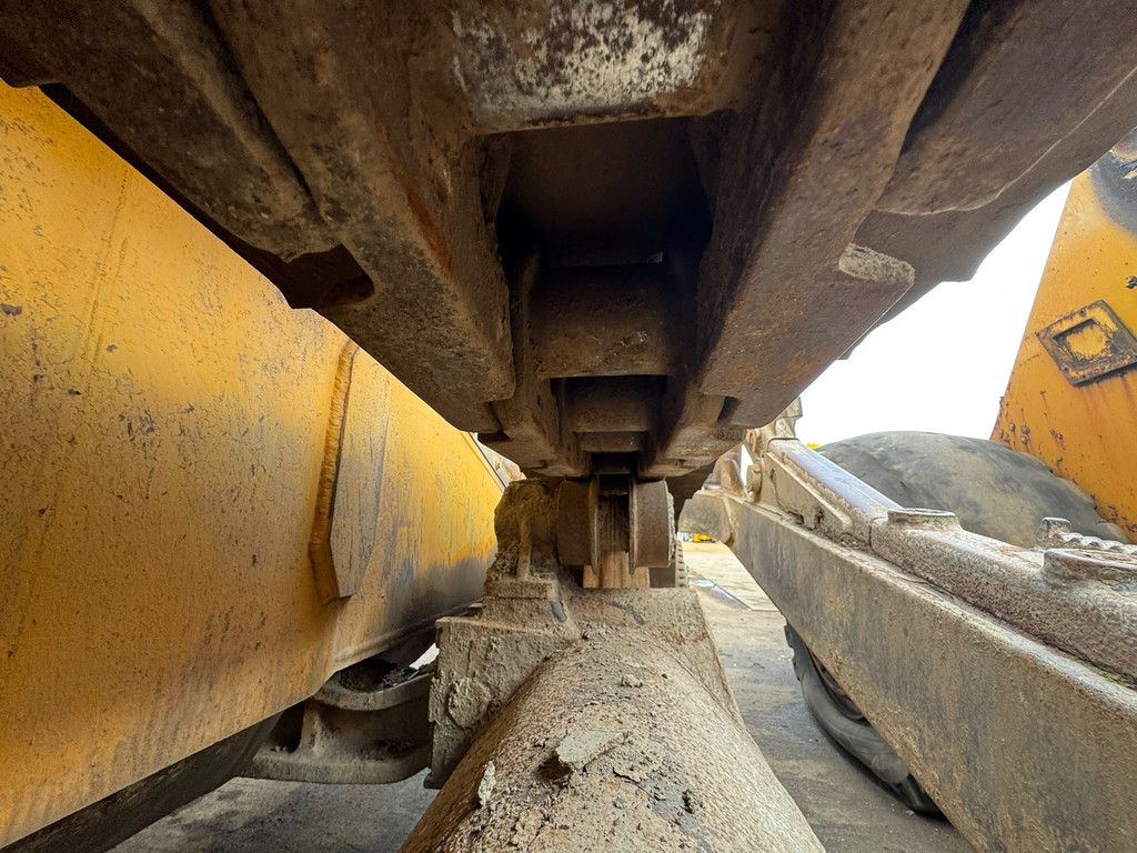 Liebherr PR752 | Spare parts only