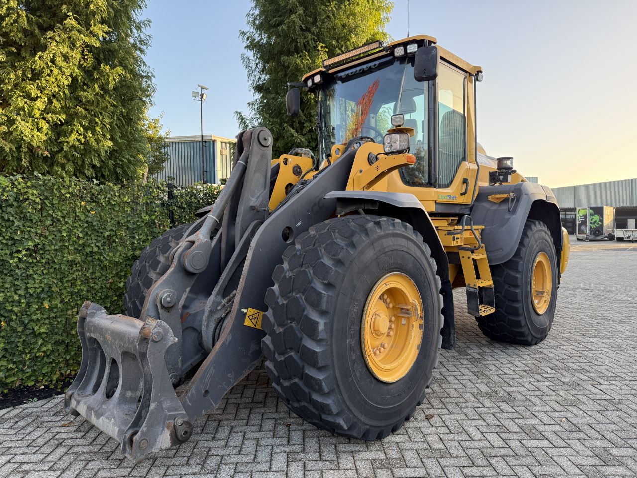VOLVO L120H ( BJR 2016 ) 9990 UREN