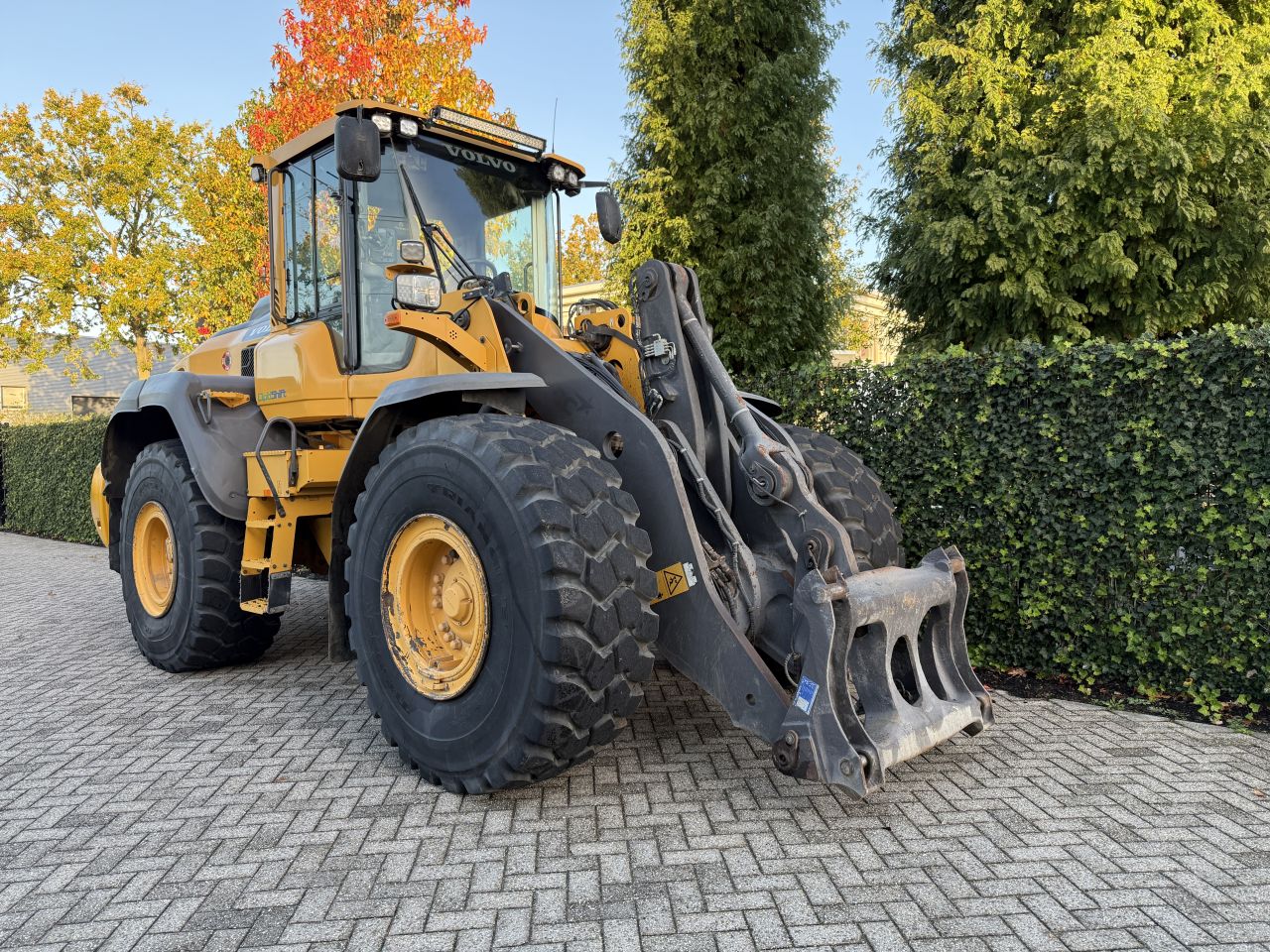 VOLVO L120H ( BJR 2016 ) 9990 UREN