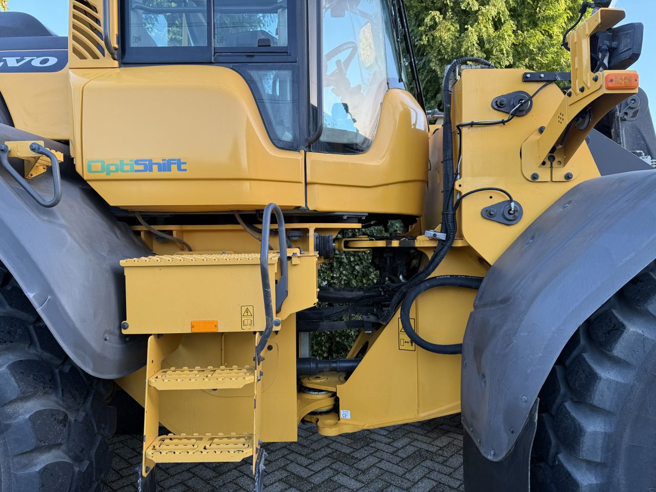VOLVO L120H ( BJR 2016 ) 9990 UREN