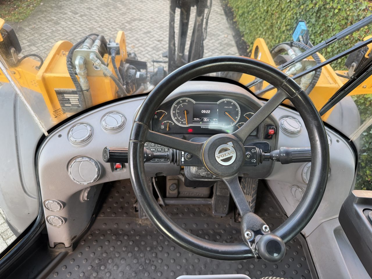 VOLVO L120H ( BJR 2016 ) 9990 UREN