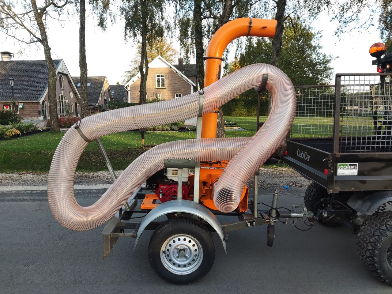 VOTEX bladzuiger / truckloader (type 525, Honda, 5 meter slang)