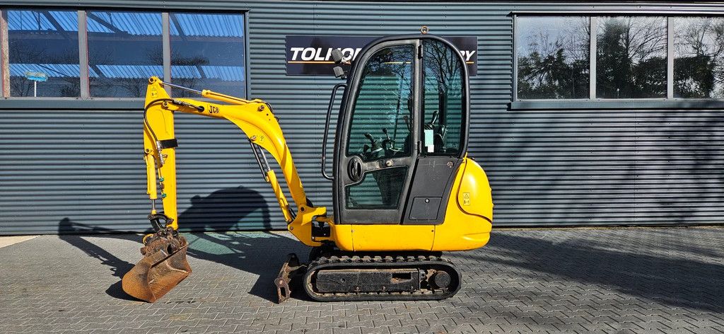 JCB 8018