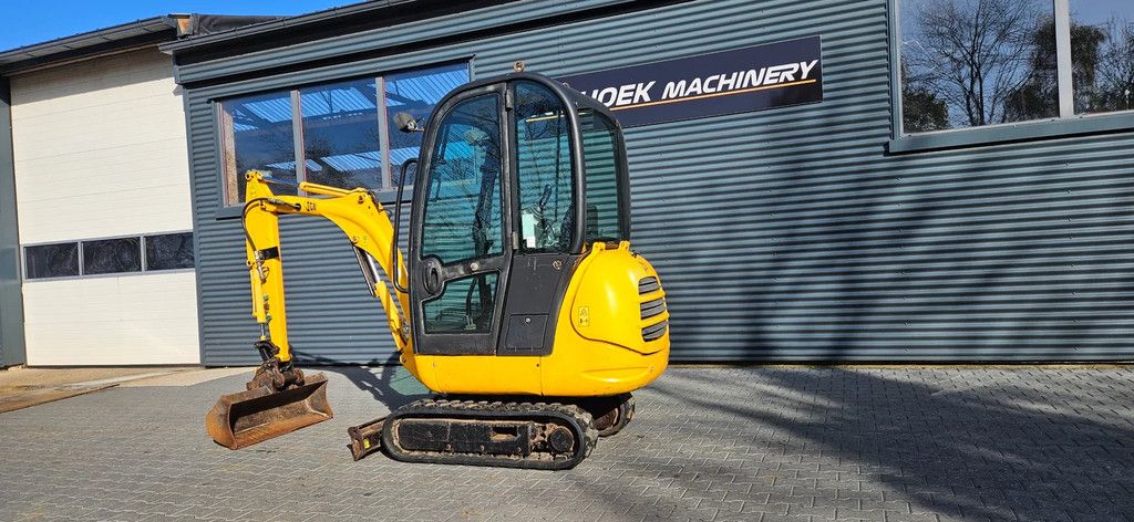 JCB 8018