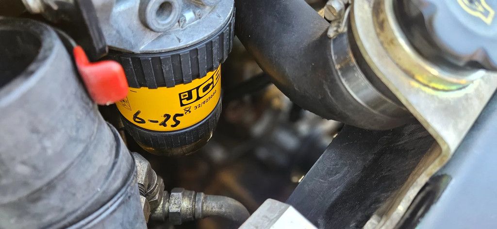 JCB 8018