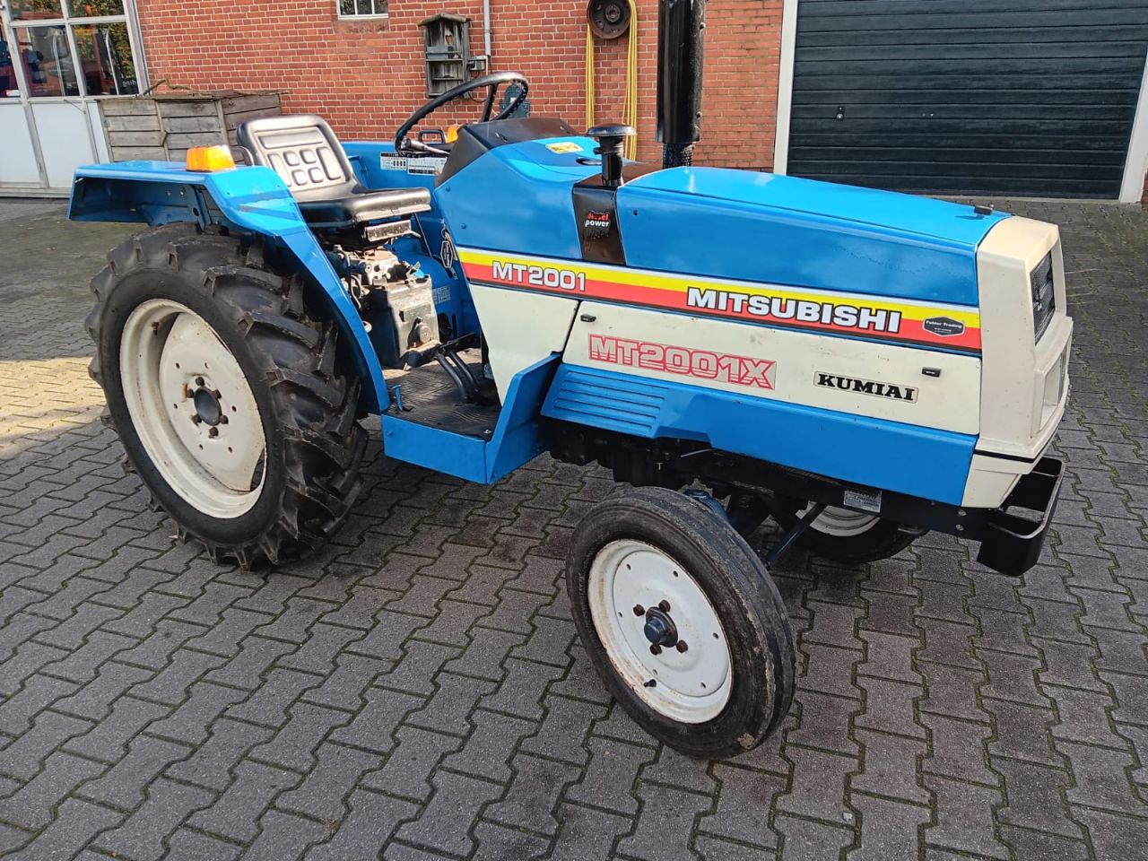Mitsubishi MT2001X, 4 Cilinder, € 3.206,50