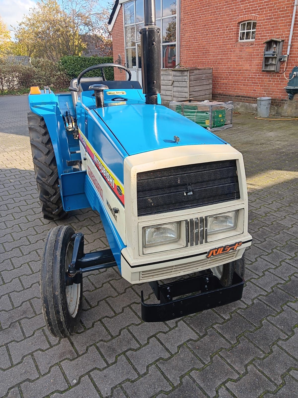 Mitsubishi MT2001X, 4 Cilinder, € 3.206,50