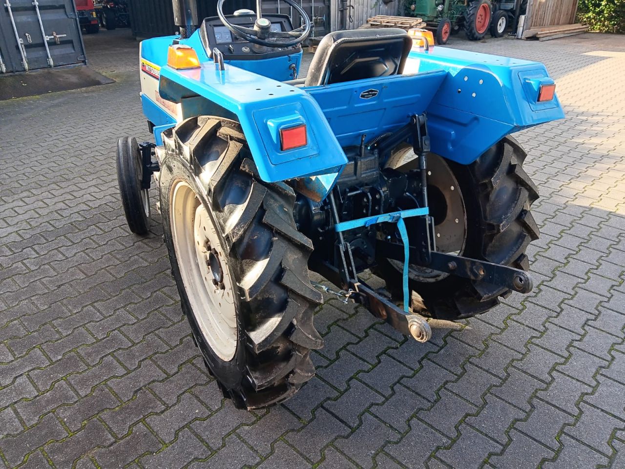 Mitsubishi MT2001X, 4 Cilinder, € 3.206,50