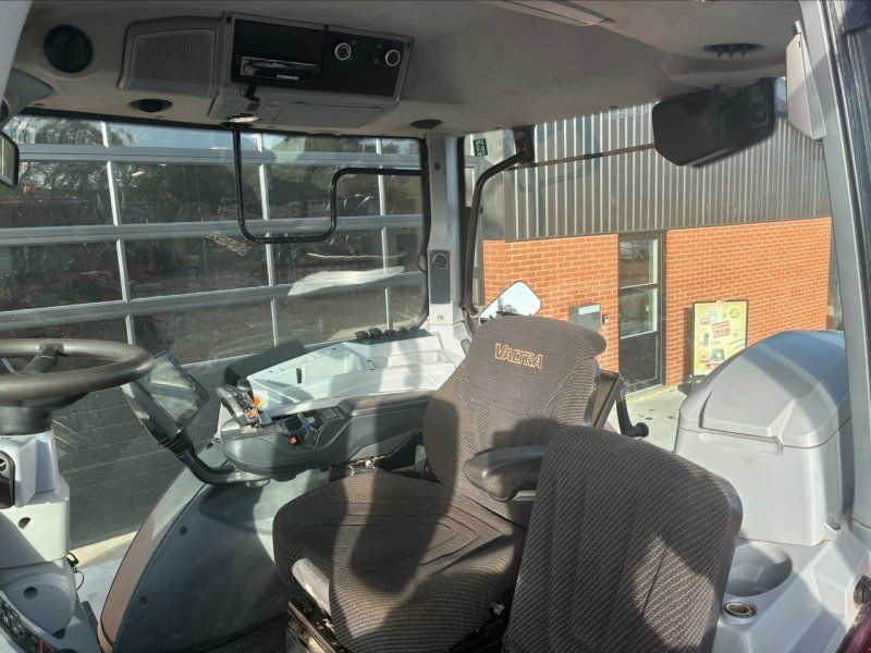 Valtra T214V