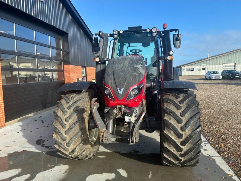 Valtra T214V