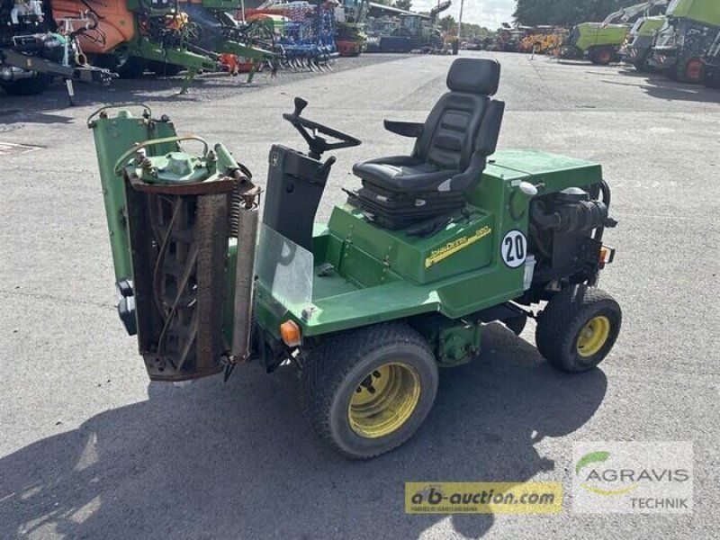 John Deere 900