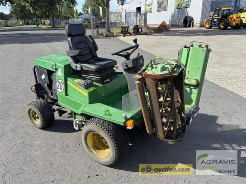 John Deere 900
