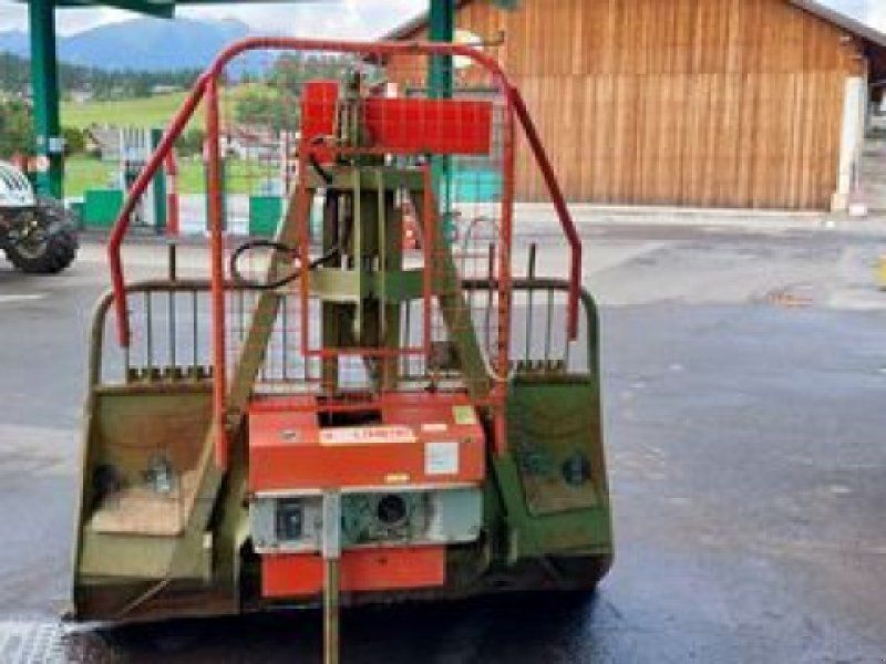 Holzknecht HS 307