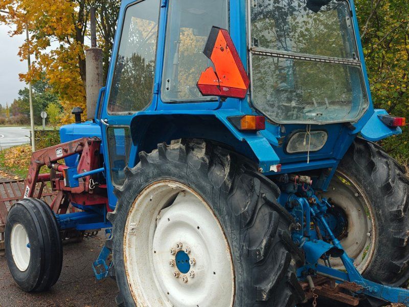 Ford 6600 med frontlæsser