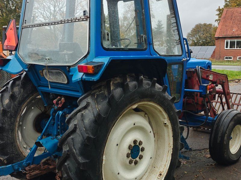 Ford 6600 med frontlæsser