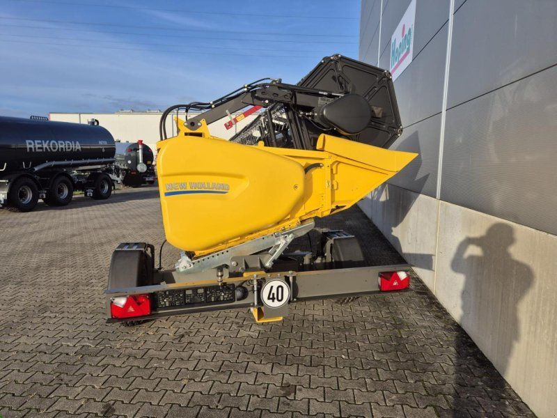 New Holland Varifeed HD  9,10 m mit Ziegler-Schneidwerkswagen
