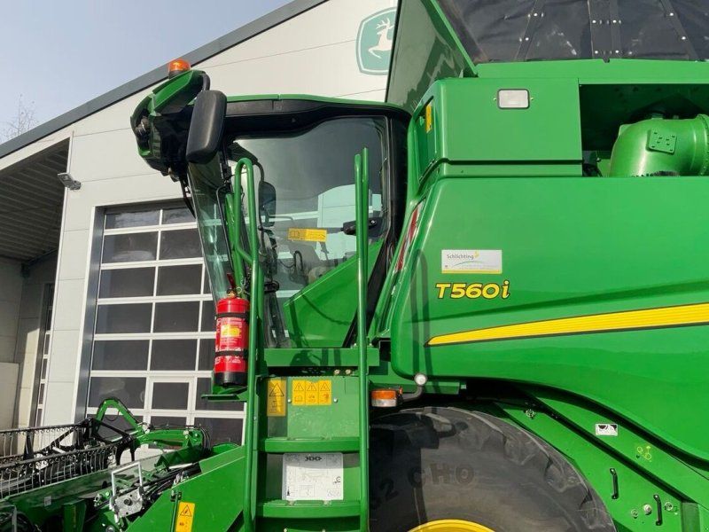 John Deere T560