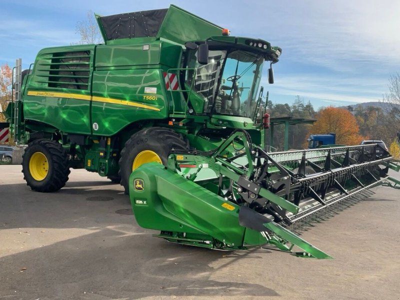 John Deere T560