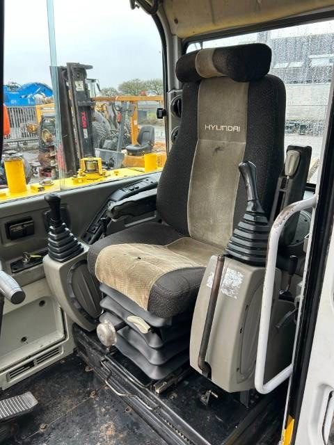 Hyundai Robex 55-7