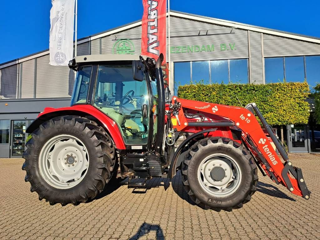 Massey Ferguson 5611 Dyna-4