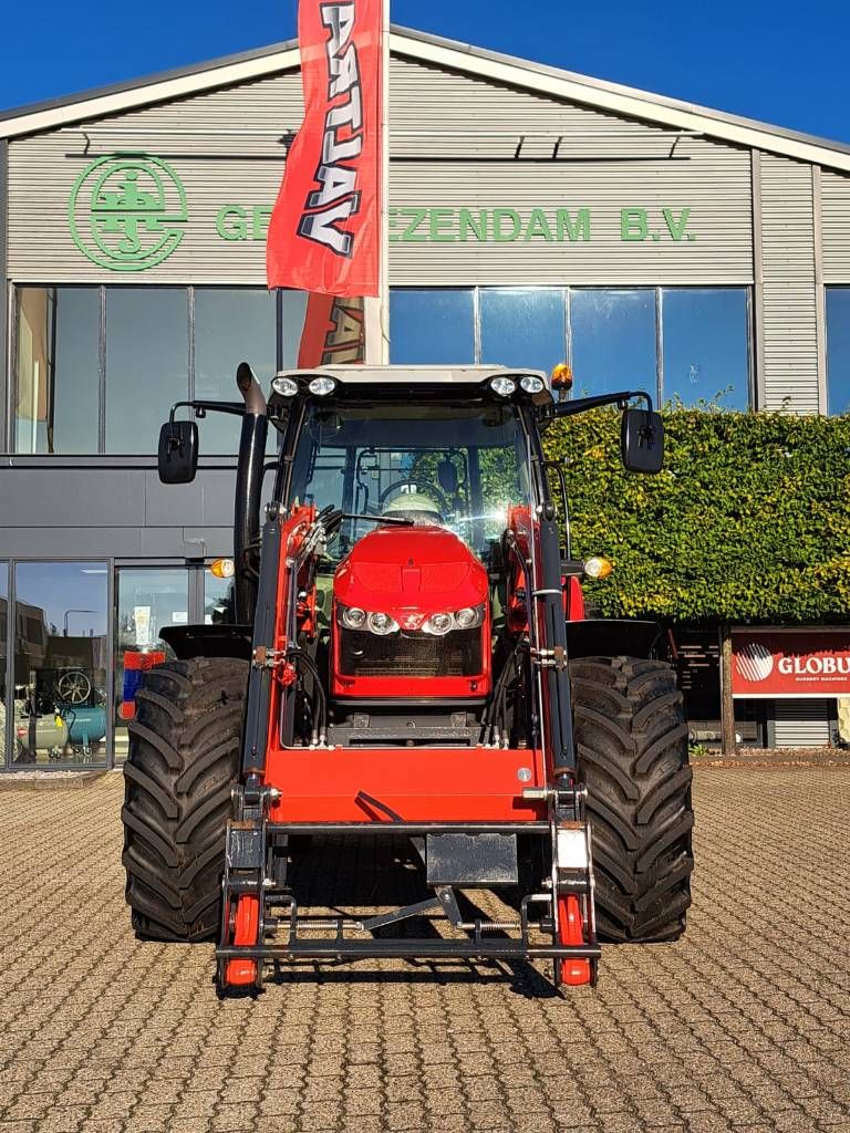 Massey Ferguson 5611 Dyna-4