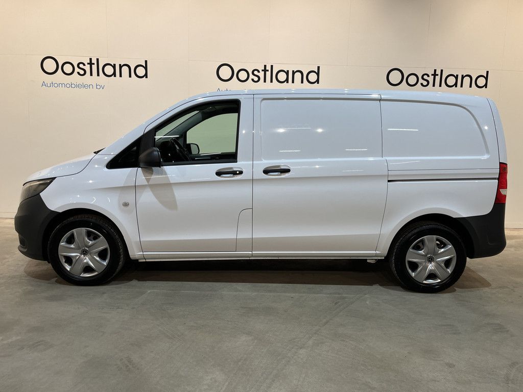 Mercedes-Benz Vito 114 CDI L1 Pro RWD Automaat Servicebus / Sortimo Inrichting / Euro 6 / Schuifdeur L + R / 220V. / Airco / Cruise Control / Camera / CarPlay / Trekhaak / Klep / 3-Zits