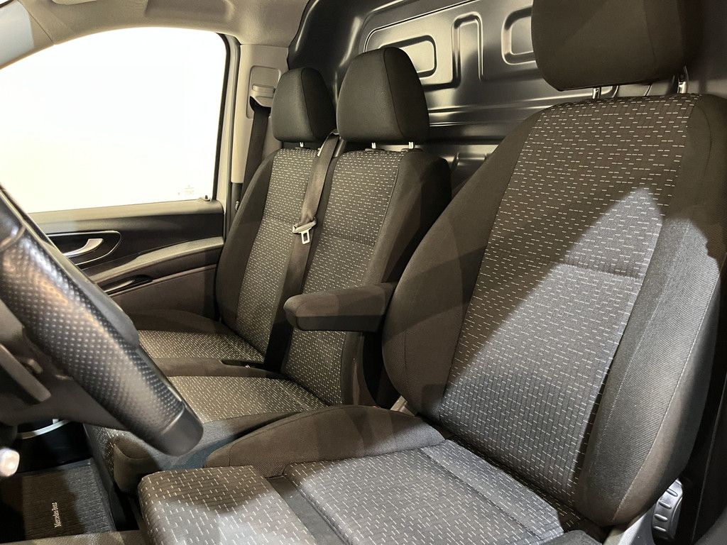 Mercedes-Benz Vito 114 CDI L1 Pro RWD Automaat Servicebus / Sortimo Inrichting / Euro 6 / Schuifdeur L + R / 220V. / Airco / Cruise Control / Camera / CarPlay / Trekhaak / Klep / 3-Zits