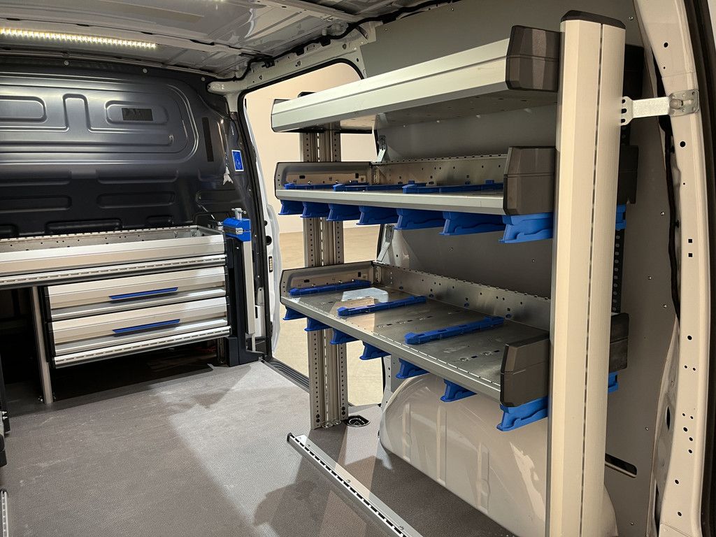 Mercedes-Benz Vito 114 CDI L1 Pro RWD Automaat Servicebus / Sortimo Inrichting / Euro 6 / Schuifdeur L + R / 220V. / Airco / Cruise Control / Camera / CarPlay / Trekhaak / Klep / 3-Zits