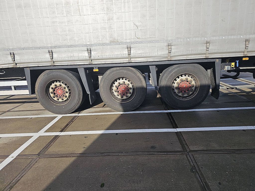 SCHMITZ SCB*S3T 3 AXLES SLIDING ROOF MOT 2/27