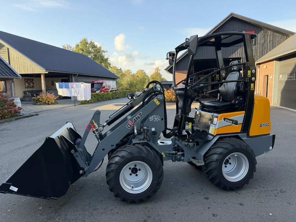 Giant G1500 W15