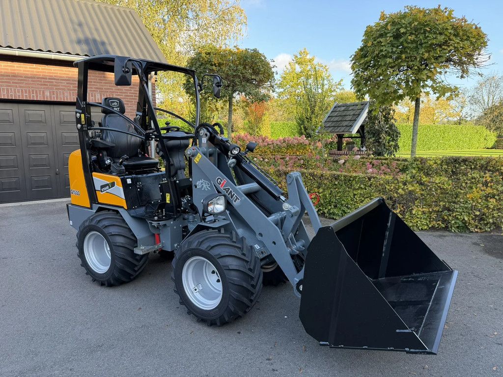 Giant G1500 W15