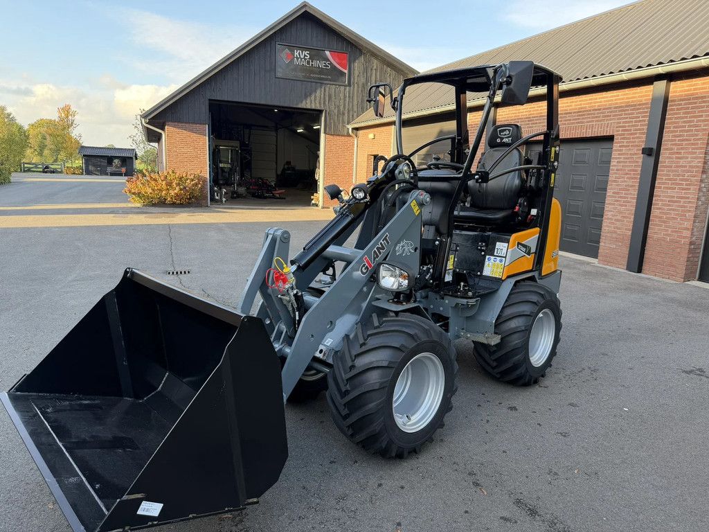 Giant G1500 W15