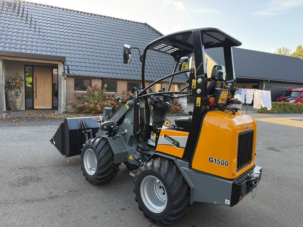 Giant G1500 W15