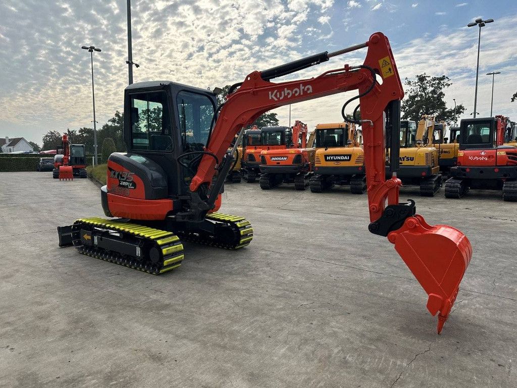 Midi excavator Kubota KX135-3SZ Diesel 2013