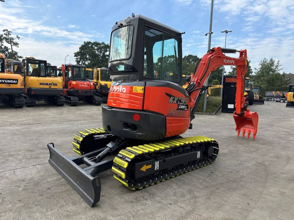 Midi excavator Kubota KX135-3SZ Diesel 2013