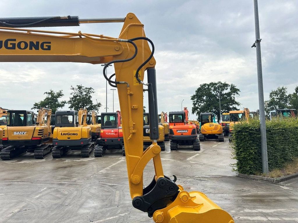 Midi excavator LiuGong CLG906E Diesel 2021