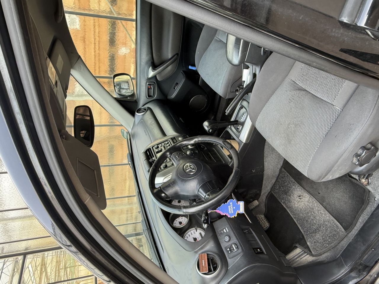 Toyota Rav4 2.0 5DR 4WD AUT 2004 Zwart Automaat! Trekhaak!