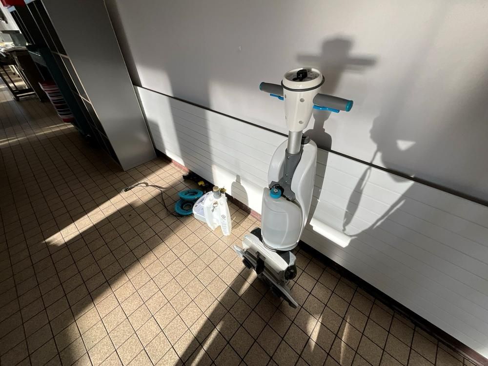 I-team i-mop XL Floor Scrubber-Dryer