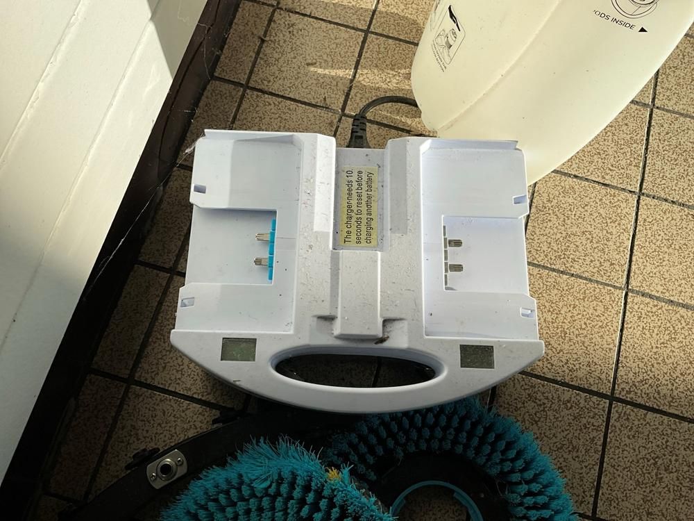 I-team i-mop XL Floor Scrubber-Dryer